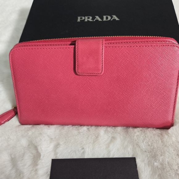 Prada Peonia Pink Zip Around Wallet w/Registration card & Original Box - EUC - Picture 2 of 16